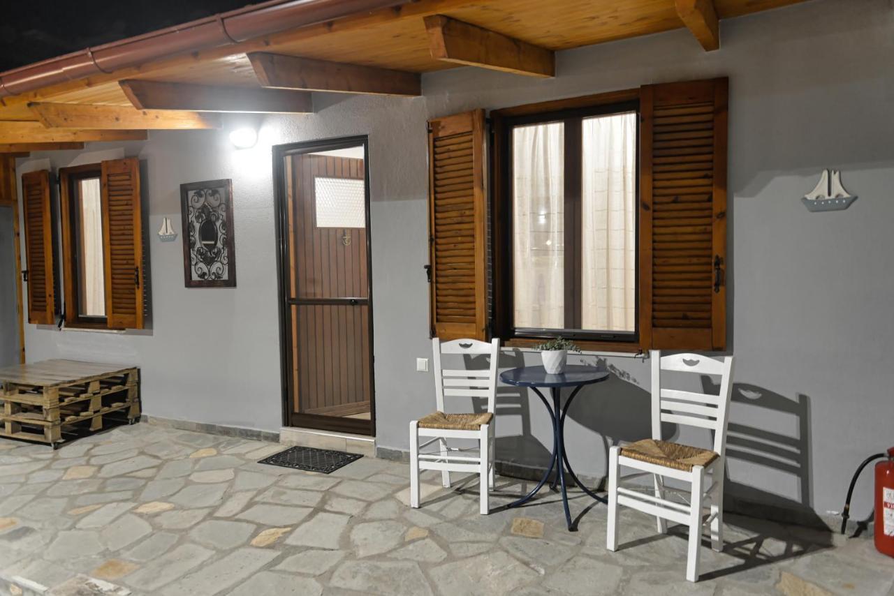 דירות Waterfront Studio Nea Iraklitsa מראה חיצוני תמונה