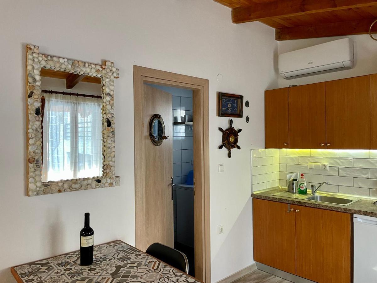 דירות Waterfront Studio Nea Iraklitsa מראה חיצוני תמונה